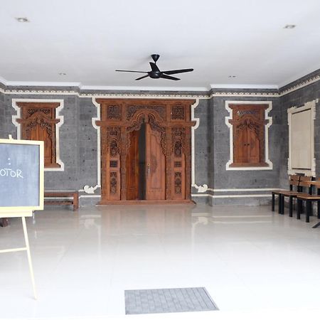 Palm Garden Kuta Hotel Кута Екстериор снимка