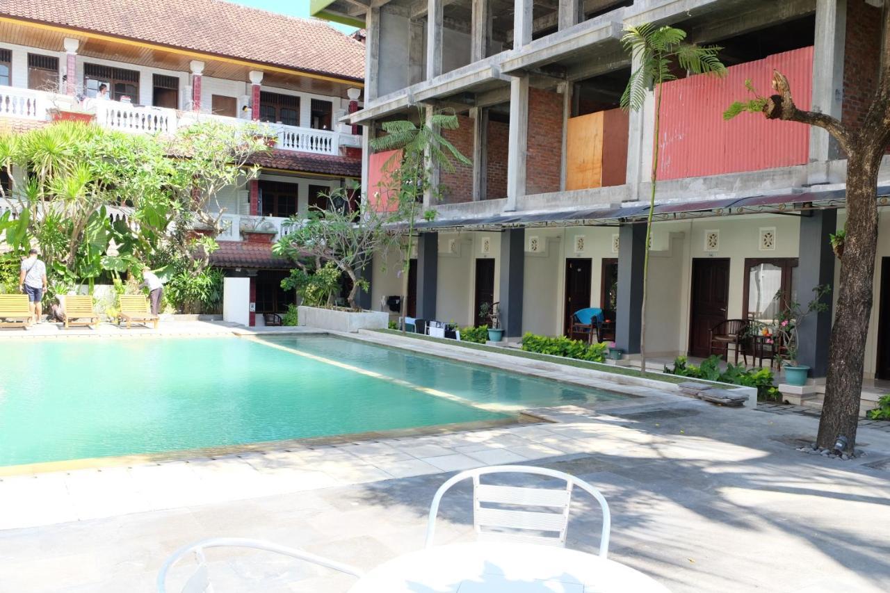 Palm Garden Kuta Hotel Кута Екстериор снимка