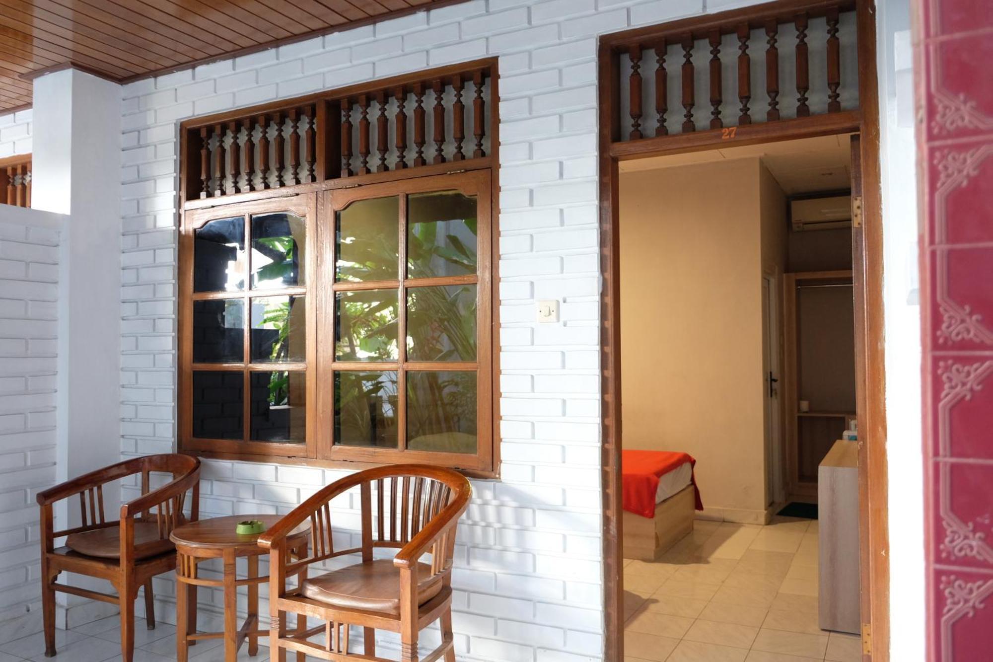 Palm Garden Kuta Hotel Кута Екстериор снимка