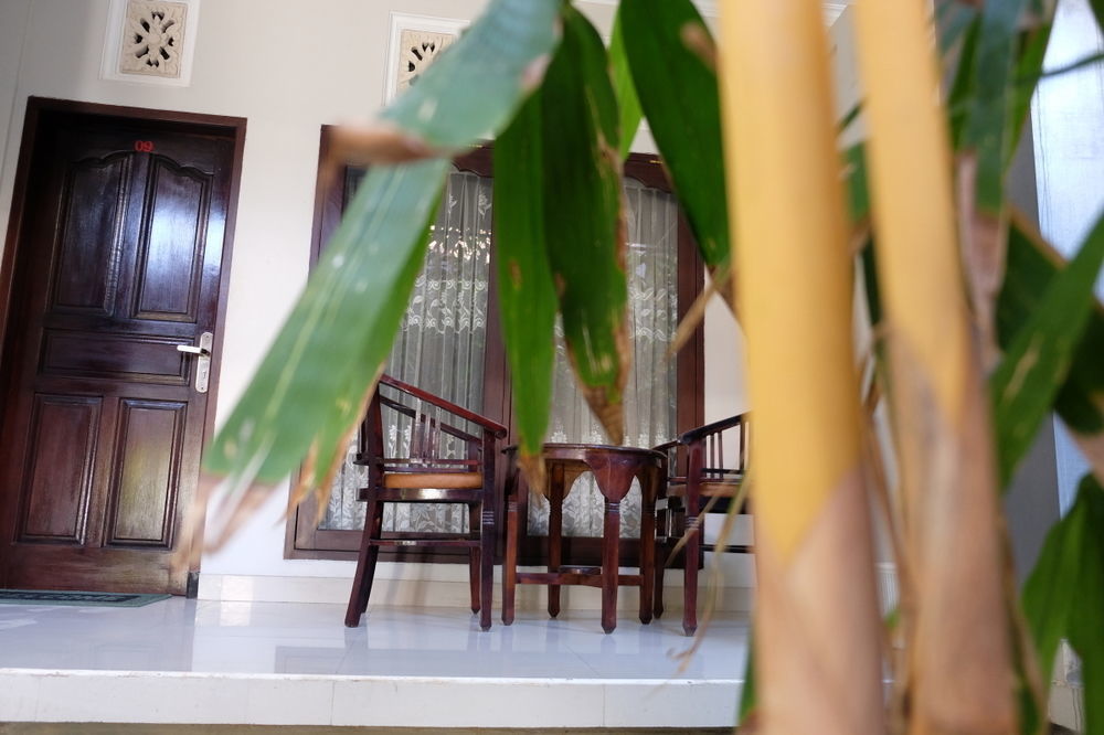 Palm Garden Kuta Hotel Кута Екстериор снимка