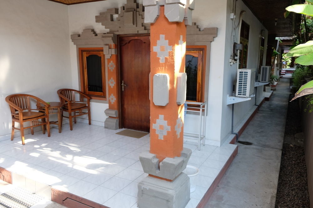 Palm Garden Kuta Hotel Кута Екстериор снимка