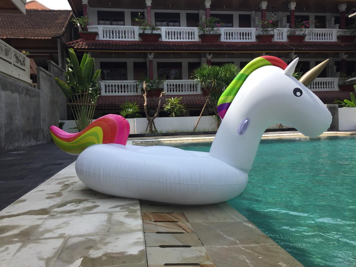 Palm Garden Kuta Hotel Кута Екстериор снимка