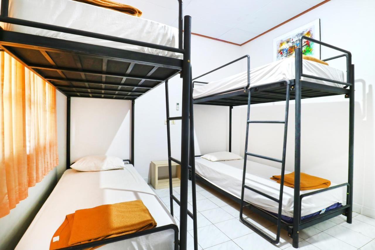 Palm Garden Kuta Hotel Кута Екстериор снимка